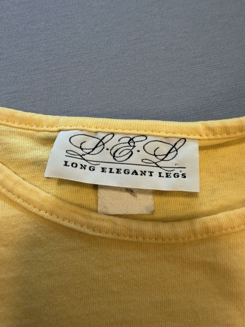 Vintage LEL Long Elegant Legs Womens S Yellow Short Sleeve T Shirt Boxy Crewneck - Picture 2 of 6